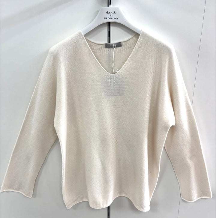 Decollage Cream V-Neck Boyfriend Knit