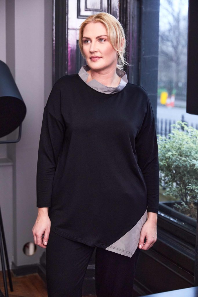 Ora Top with Cut Away Contrast Collar and Side Panel