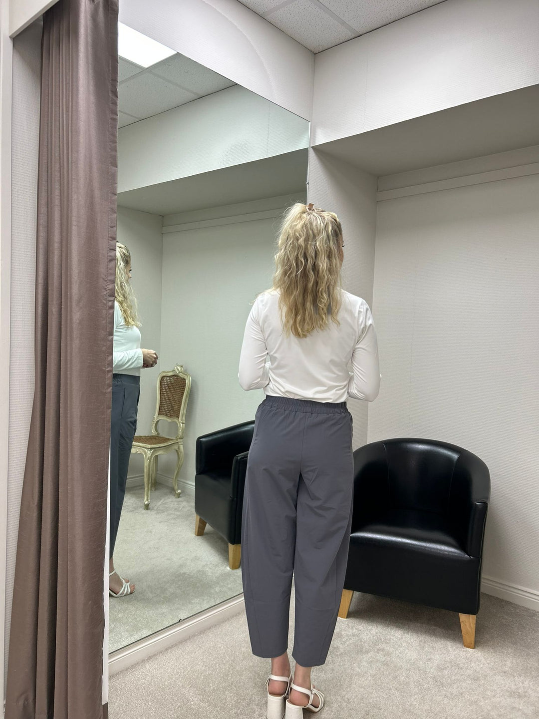 Lightweight Grey Cropped Travel Trousers