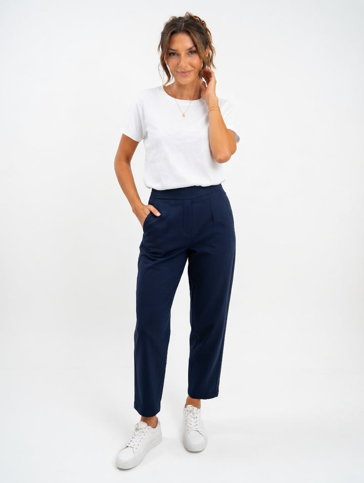 Lightweight Cropped Barrel Travel Trousers